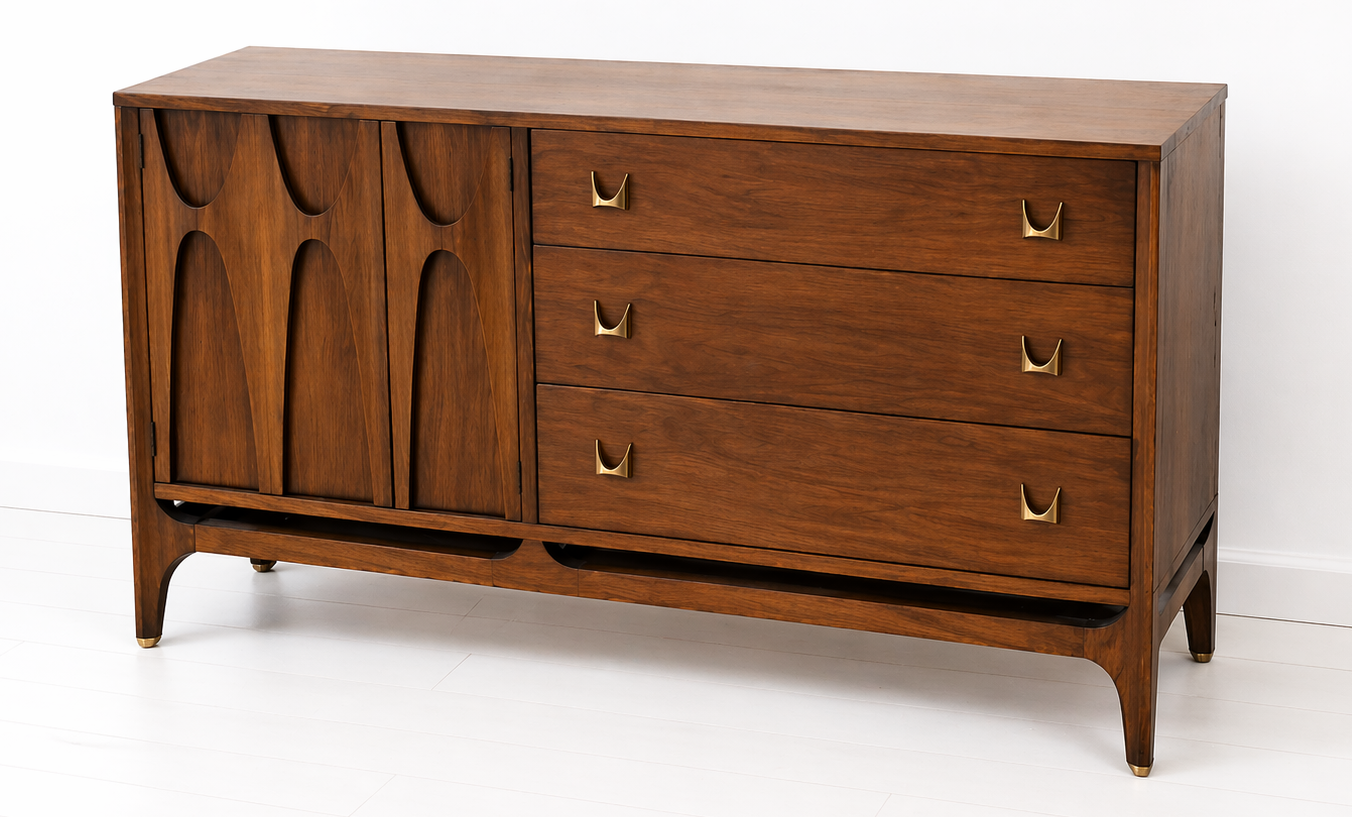 Brasilia Chest